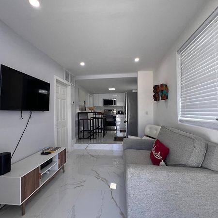 Charming Two Bedroom Apartment. Miami Exteriör bild