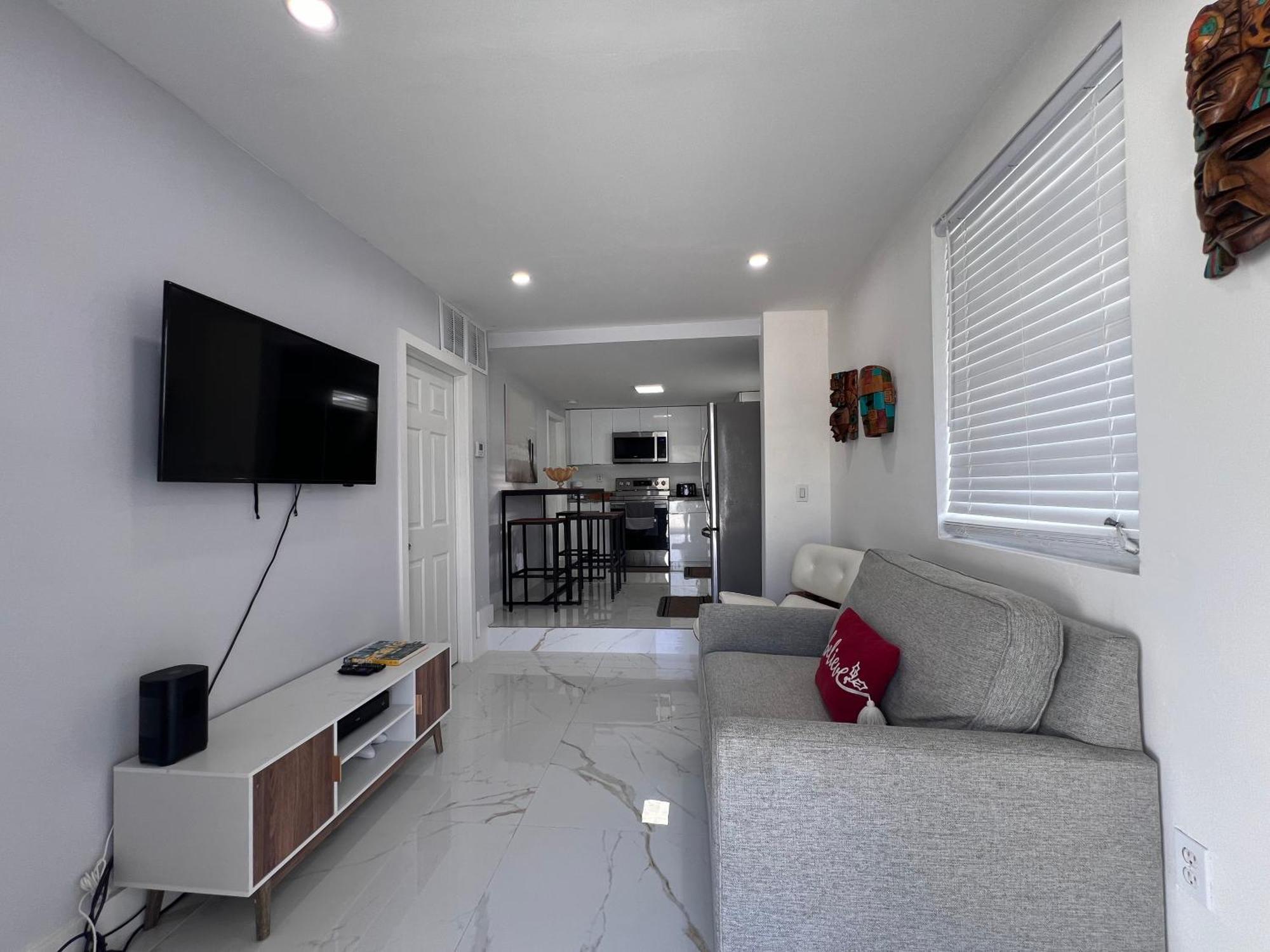 Charming Two Bedroom Apartment. Miami Exteriör bild