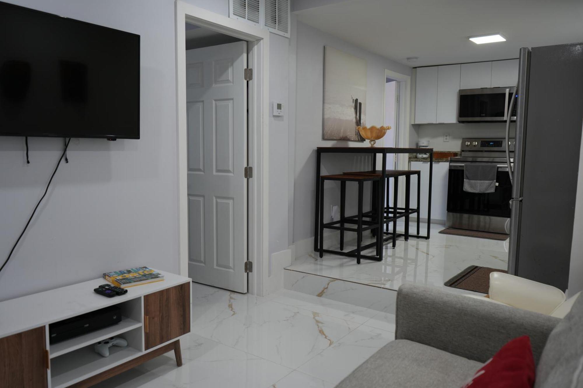 Charming Two Bedroom Apartment. Miami Exteriör bild