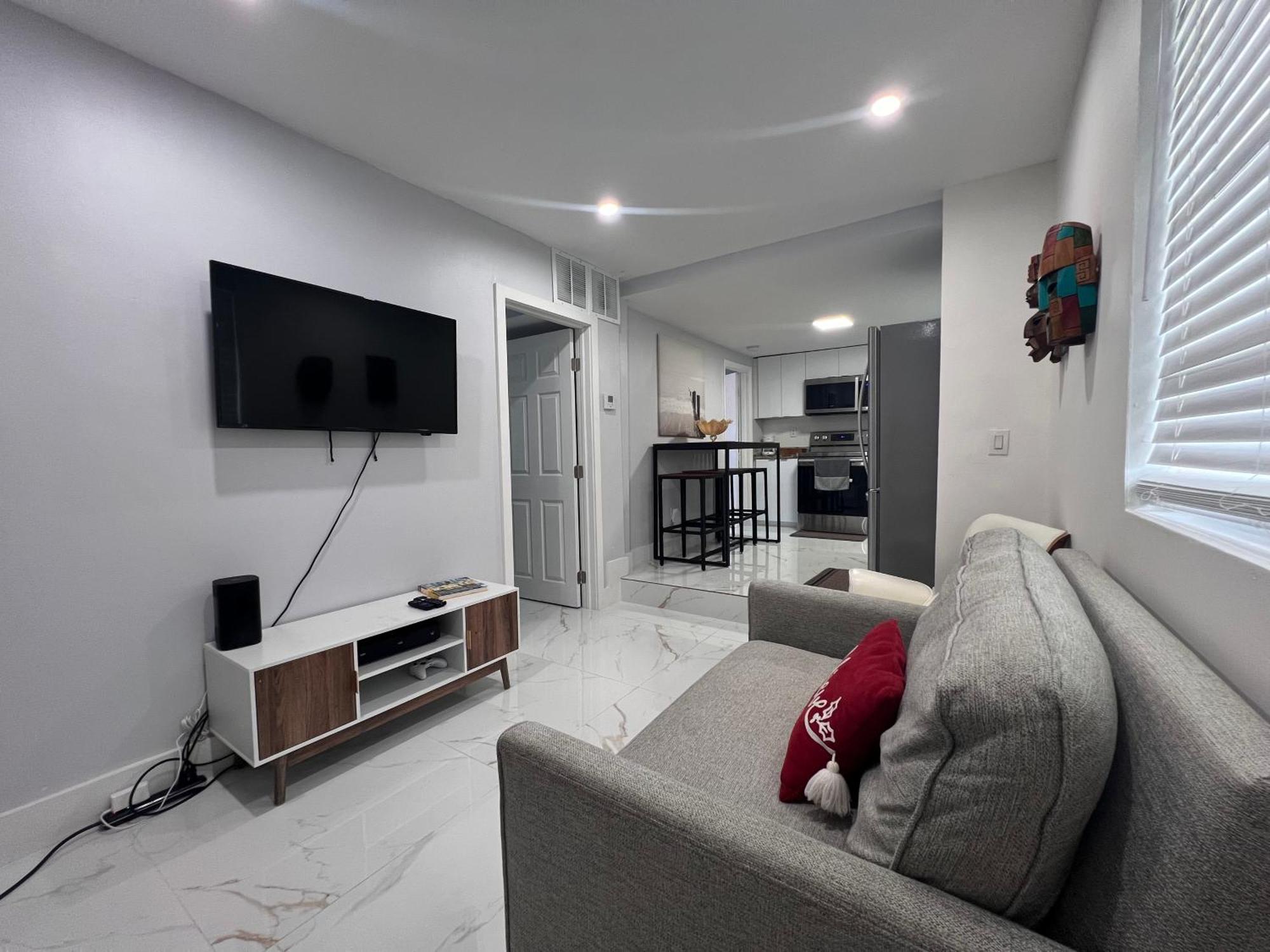 Charming Two Bedroom Apartment. Miami Exteriör bild