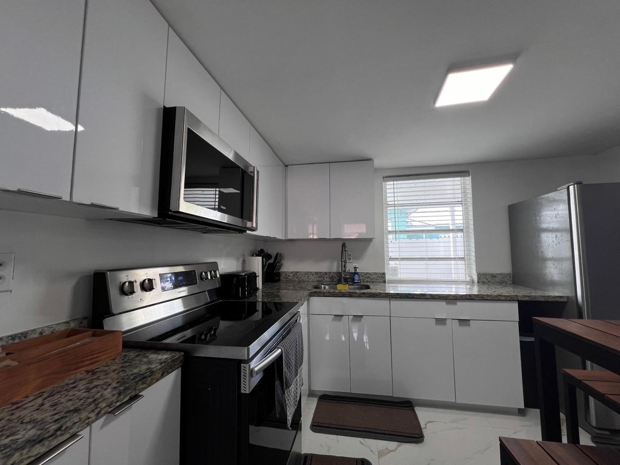 Charming Two Bedroom Apartment. Miami Exteriör bild